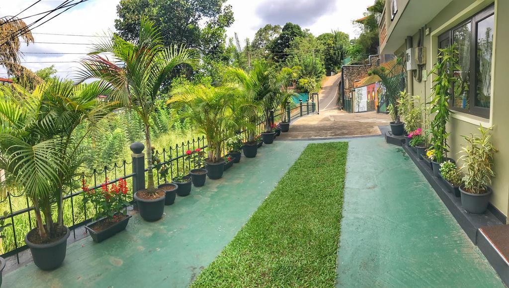 Yes Paradise Kandy Bagian luar foto