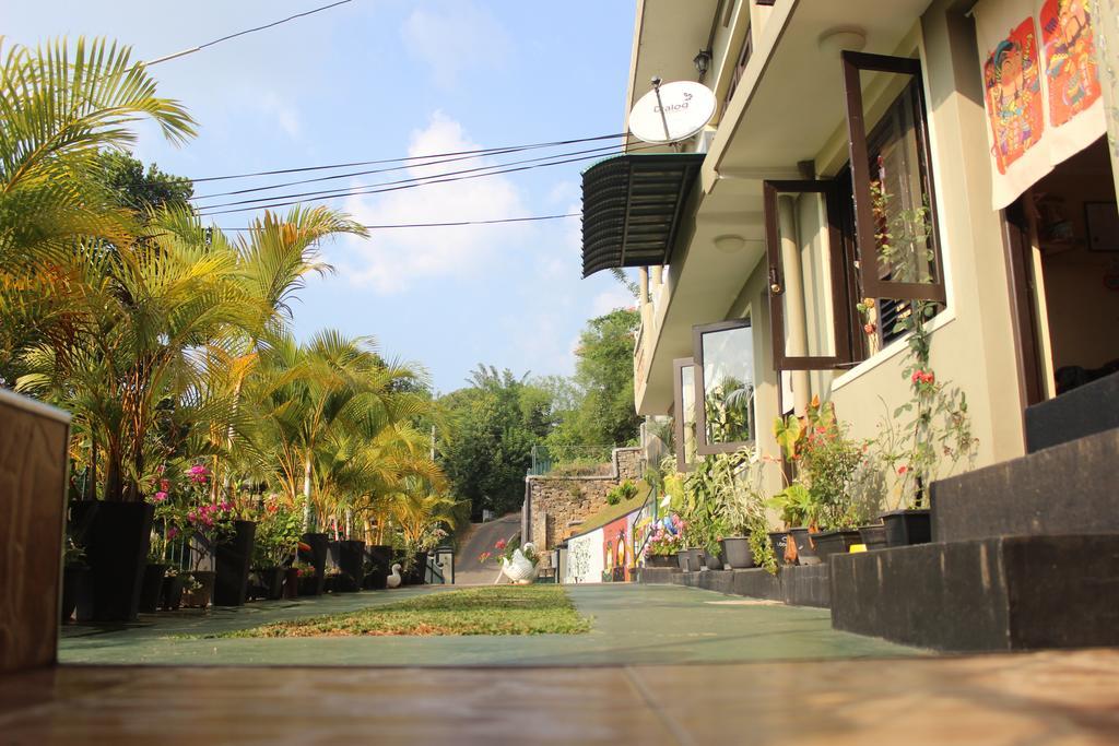 Yes Paradise Kandy Bagian luar foto